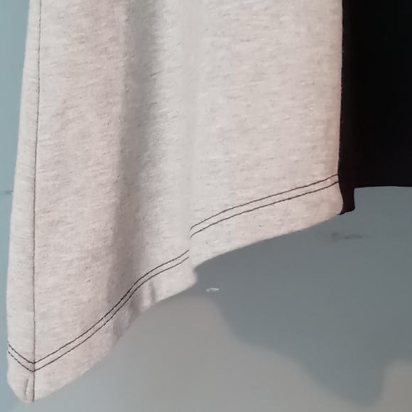 Color Block Tunic - Picture 2 of 5